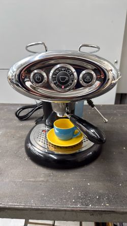 Illycaffe espresso maker