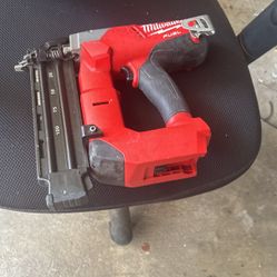 Milwaukee 18 GA BRAD NAILER
