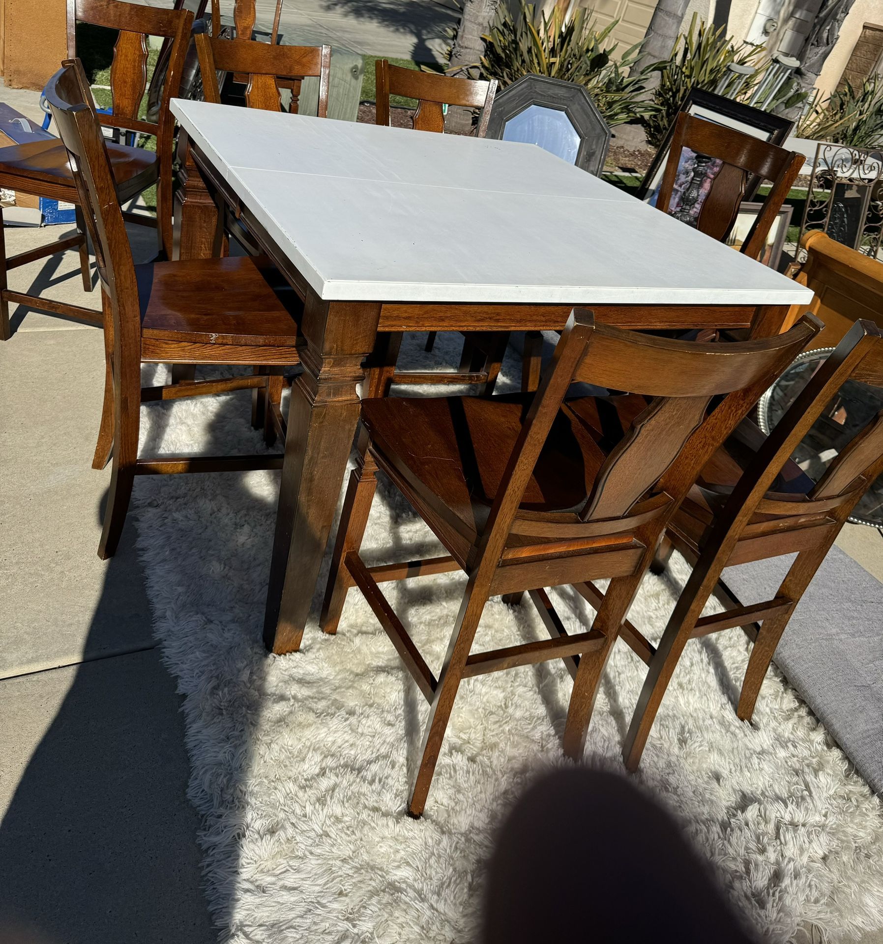 8 Chair Dinning Table