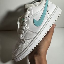 Air Jordan 1 Low “White Neon” Men’s Size 8