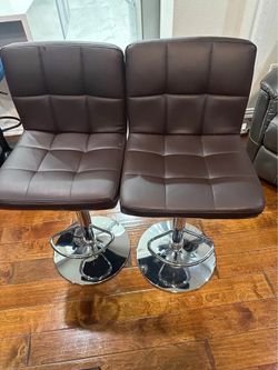 2 Stools