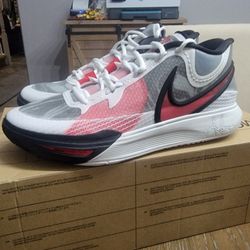 Nike Kyrie 8 