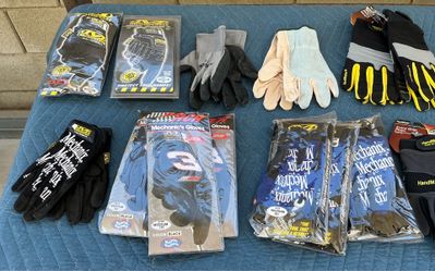 Work Gloves - Estate Sale - several styles - MANY medium size -  a few XL