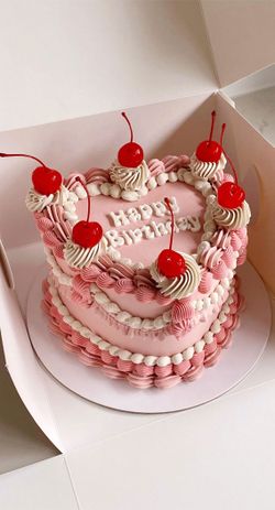 Vintage Heart Cake Fake