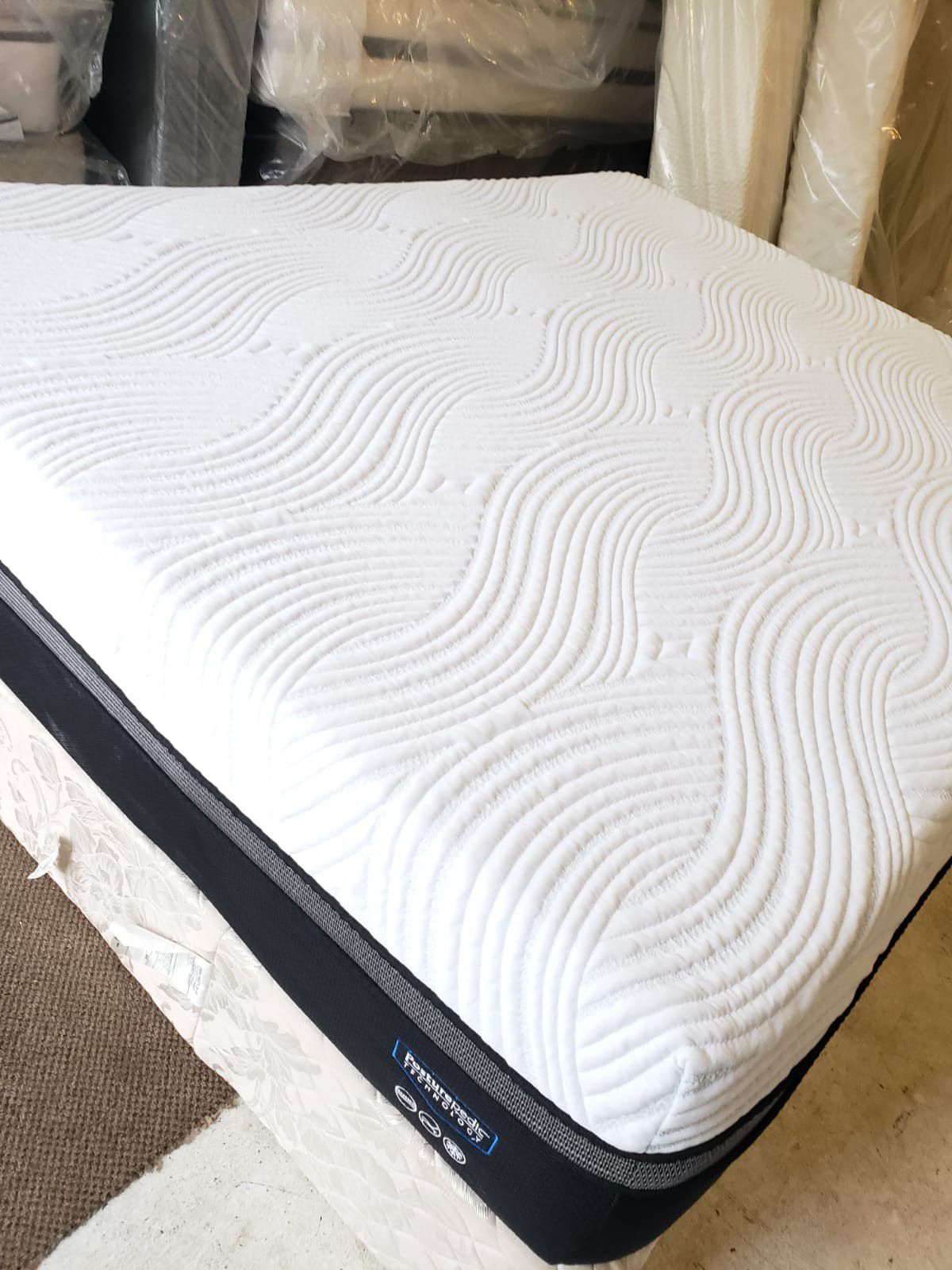Mattress and box spring size queen brand sealy memory foam