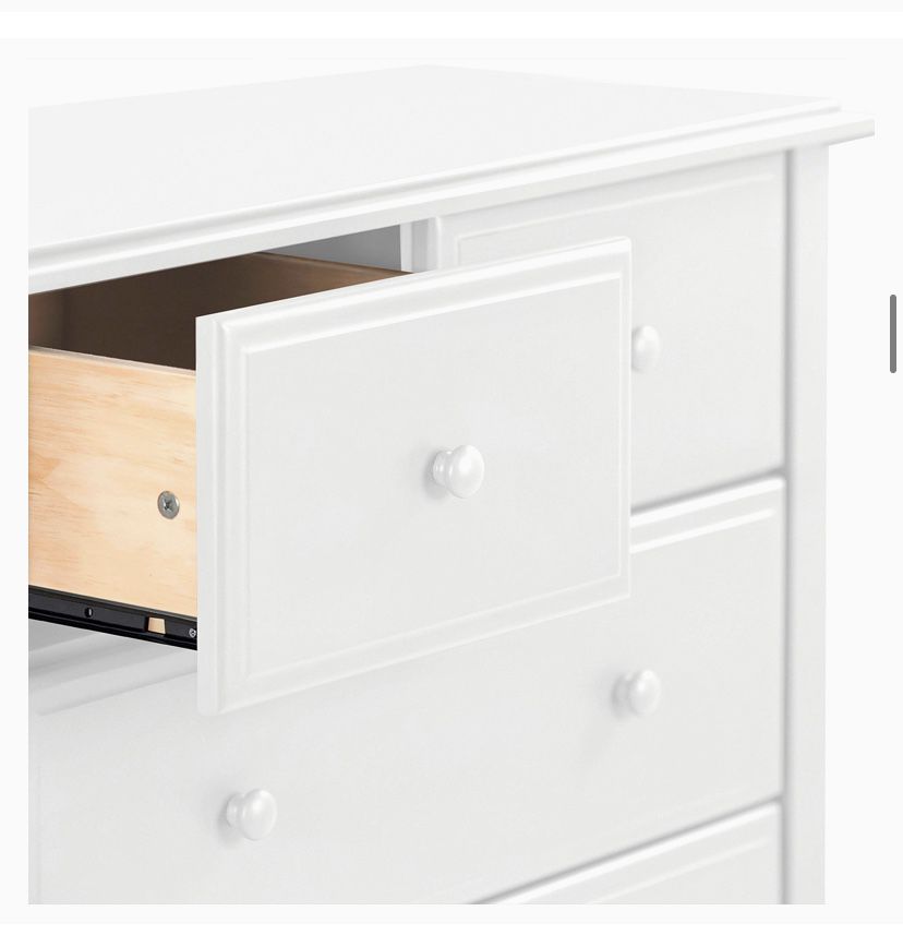 DaVinci Autumn 4-Drawer Dresser in White, Greenguard Gold Certified