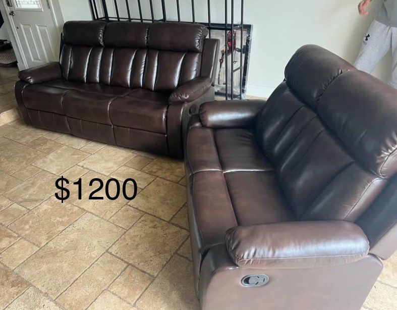 New Recliner Couch And Love Seat Set / Free Delivery