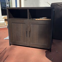 Kitty litter cabinet