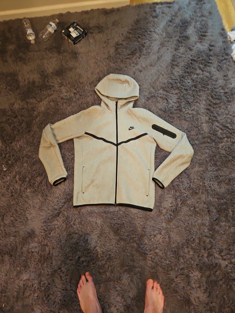 Nike Tech Sweatshirt