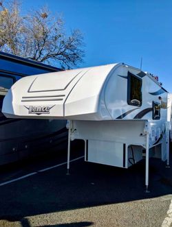 2018 LANCE 650 TRUCK CAMPER MINT