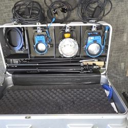 ARRI Compact FRESNEL three light Kit
