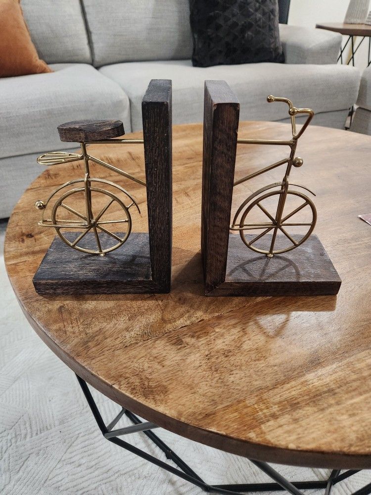 Book Ends / decor