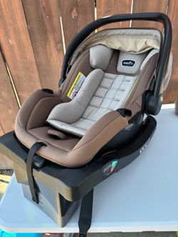 Evenflo LiteMax Infant Car Seat with Base