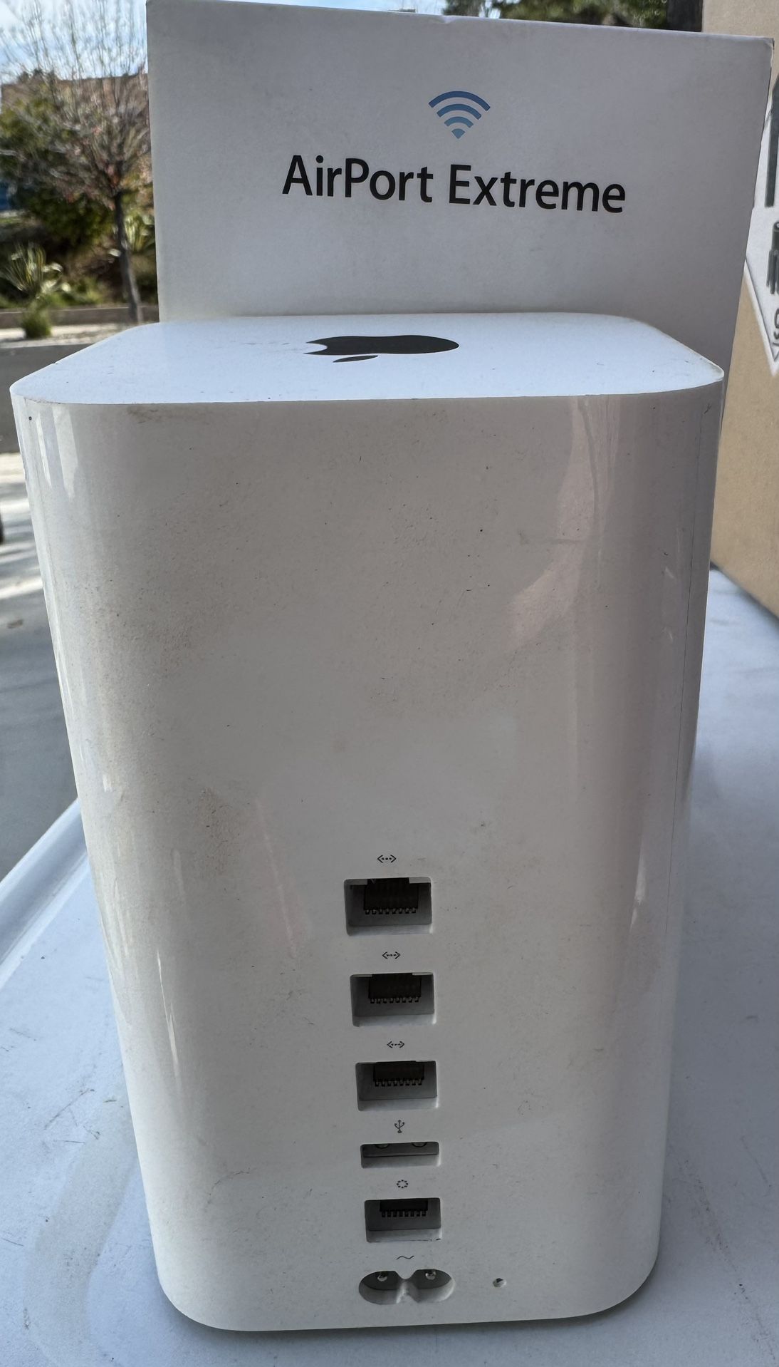Apple A1521 AirPort Extreme Base Station Wireless Router 
