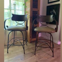 SET San Pedro Iron Swivel / Bar Stools 