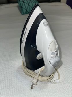 Plancha de vapor para ropa /     Steam iron