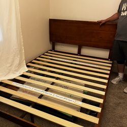 Queen Size Mid Century Platform Bed 