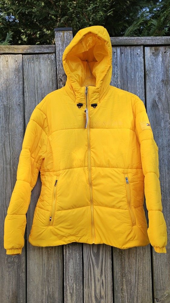 Men's Tommy Hilfiger High Loft Jacket. Large