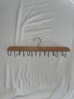 WOODEN BELT HANGER
