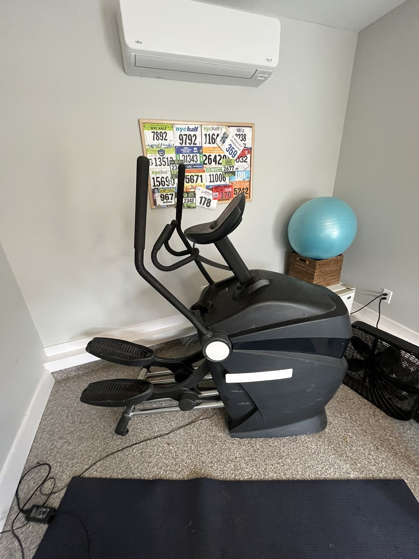 Elliptical - Octane Fitness Elliptical Q35e