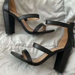 Women’s Black Strappy Heels Size 9