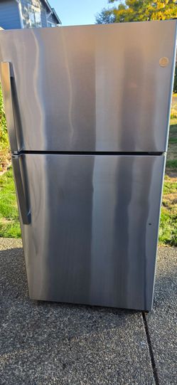 Ge fridge size 33w 31d 66h) I Can Help You With Free Delivery Within 10 miles distance