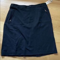 Lauren Ralph Lauren black fully lined skirt. Size 18W. NWT Two front pocket with dipper Measurements waist 19 inch Hips 24 inch Long 25 and 1/2 i