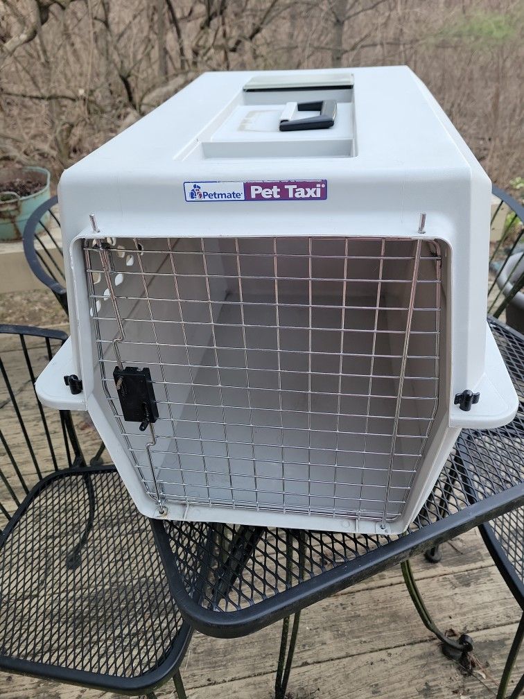 Petmate Pet Taxi Kennel