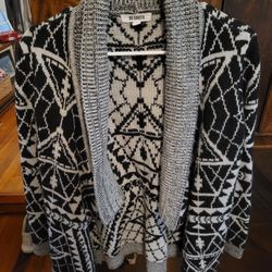 BB Dakota Size Medium Womens Cardigan Sweater