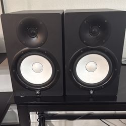 Yamaha HS8 Studio Monitors with full music production set-up