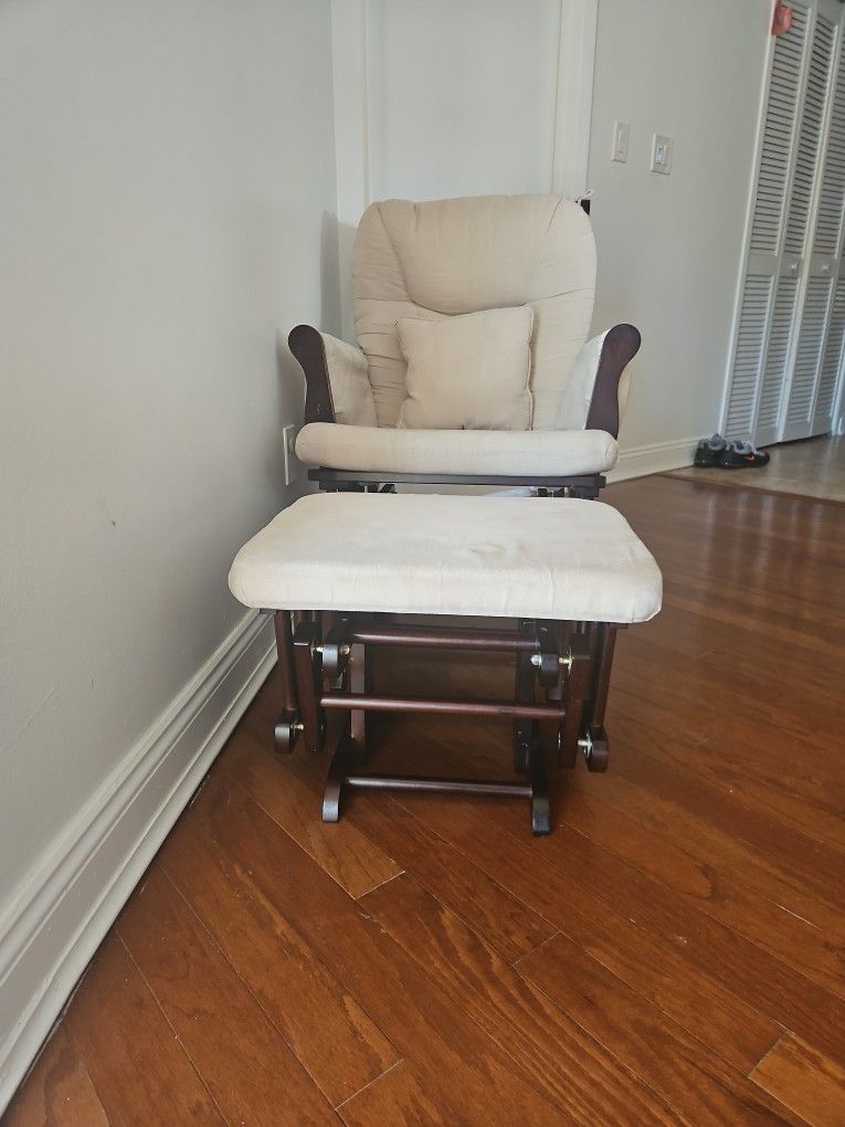 Baby Nursing Chair And Ottoman 