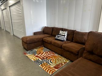 BROWN SECTIONAL COUCH & LOUNGE W/ FREE DELIVERY