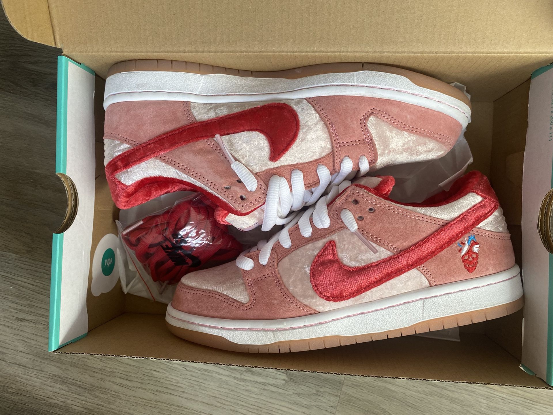 Strange Love Nike dunks reps