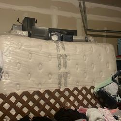 King Size Mattress And Treadmill 4 Sale 
