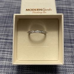 Modern Gents “Chloe” Ring Size 7.5 Like New!