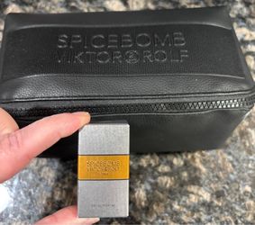 NEW VIKTOR AND ROLF SPICEBOMB EXTREME EAU DE PARFUM MINI AND MENS TOILETRY CASE GIFT SET $25!