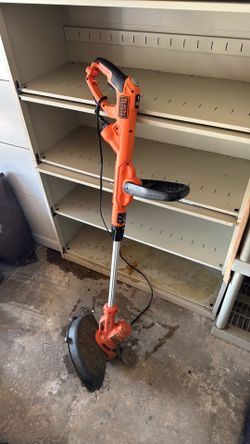 BLACK+DECKER electric string trimmer/edger in good working condition