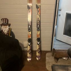 K2 Junior Skiis With Rossignol Bindings 