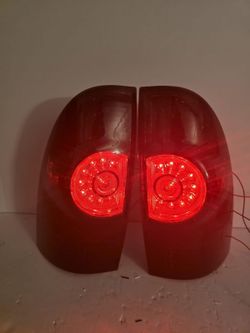 Toyota Tacoma 2005-2015 Tail Lights