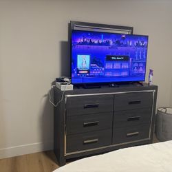 6 Drawer Dresser And Mirror 