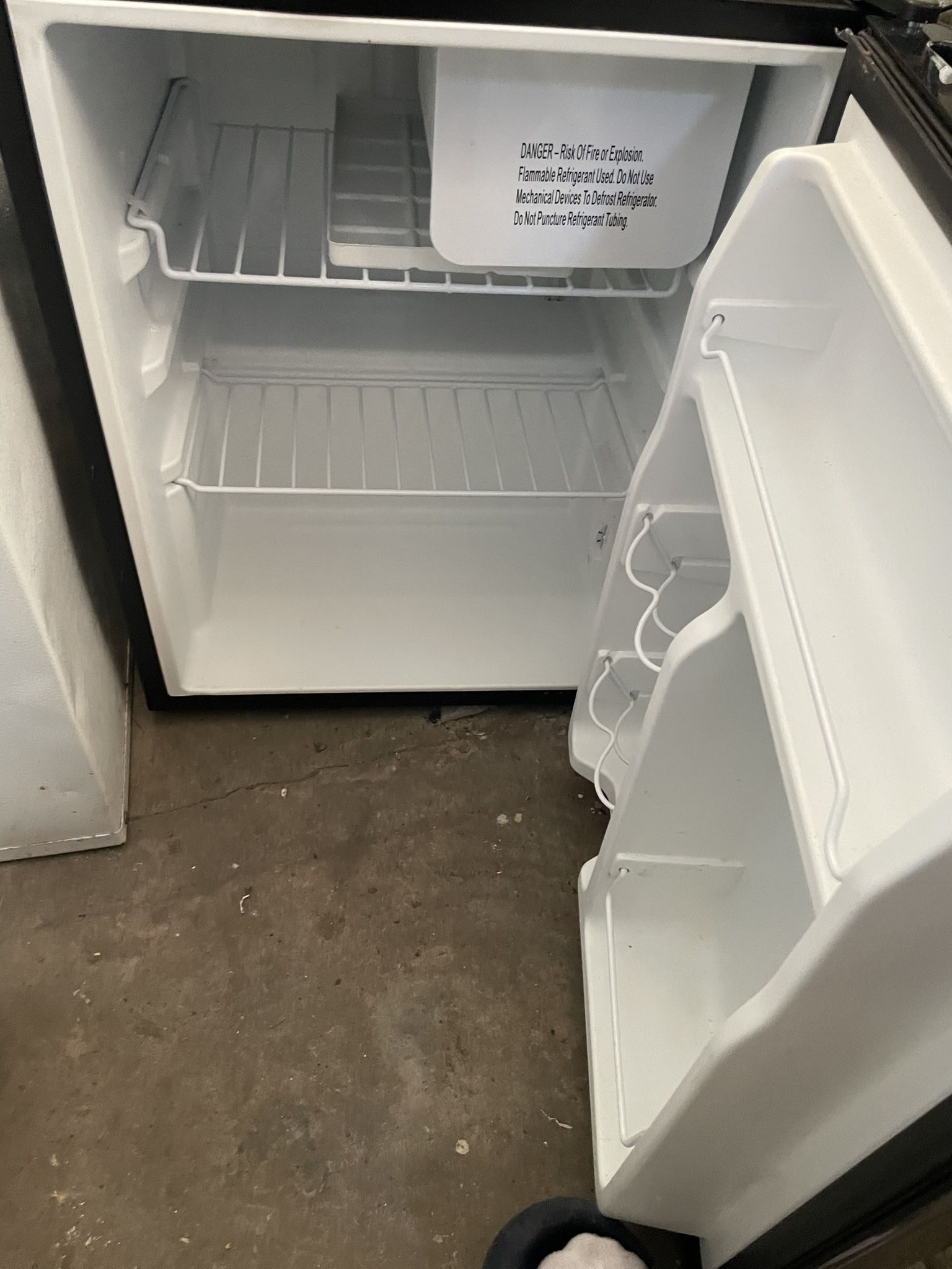 Mini Fridge 