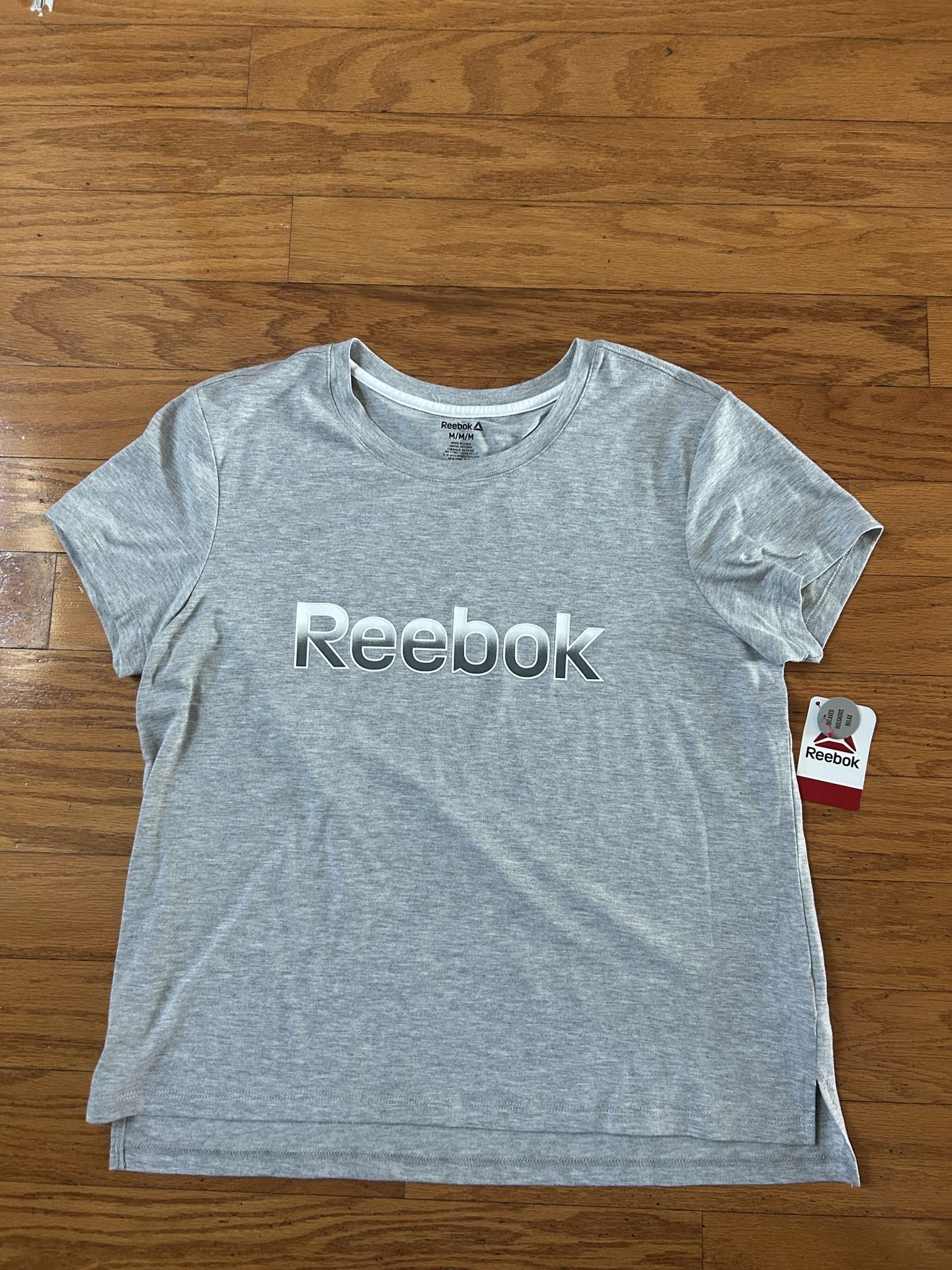 NWT Reebok women ultra soft T-Shirt size M