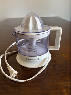 Citrus Juicer Braun Citromatic Automatic Small Compact Countertop Juicer for Lemon Orange Lime