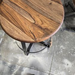 Adjustable Rotation Stool