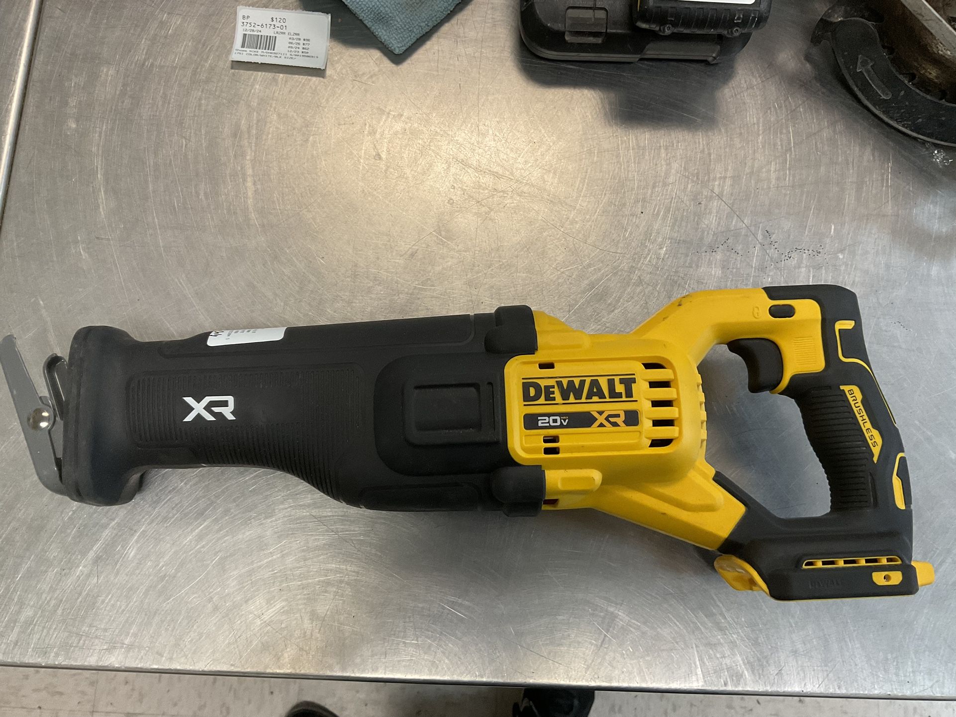 DEWALT Saw