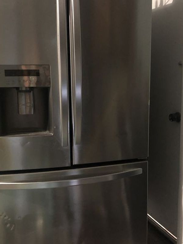 Kenmore ELIGHT Refrigerator With Ice Maker