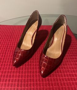 Pre-owned Calvin Klein Gayle Python Red Patent Leather Stiletto Pumps, size 6.5, 3" heel and a gold-plated CK logo on the back
