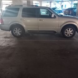 2003 Lincoln Aviator 