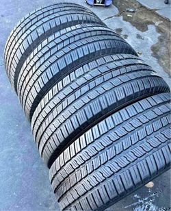 235/60/18 Michelin vendo un set de llantas usadas excelente condiciones de vida las 4 ✅🤩I am selling a set of used tires, all 4 in excellent living c