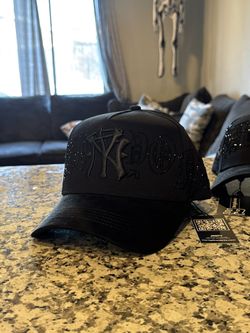 THIRTY ONE HATS NY CRYSTAL BLACK